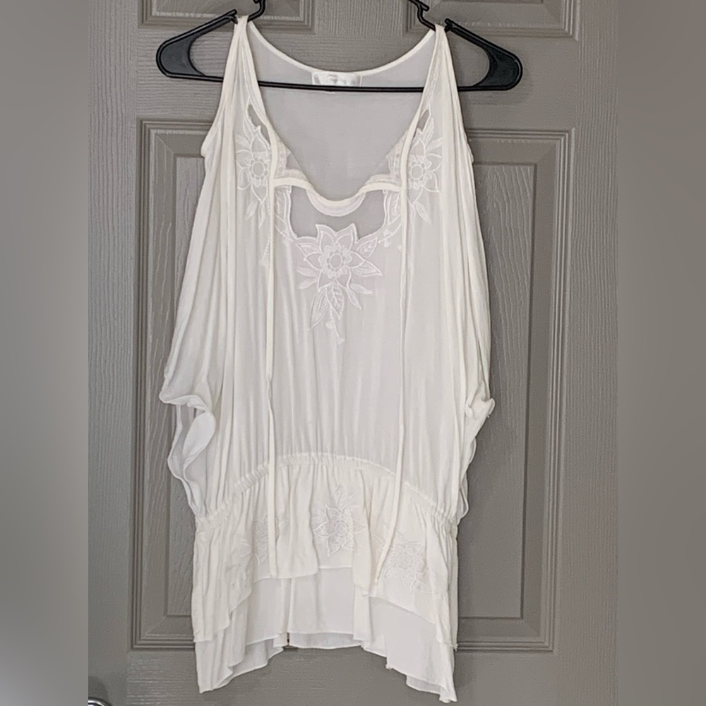 Trendology White Boho cold shoulder top- Medium